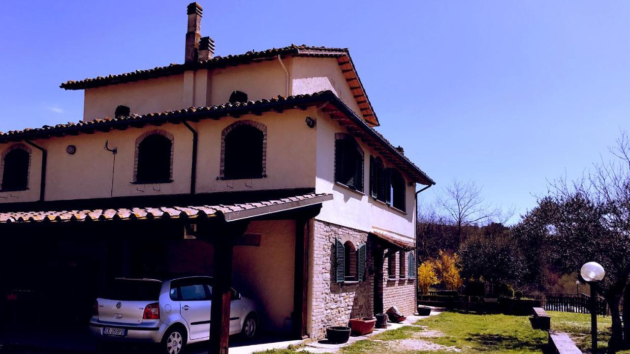 Pian D'Isola Bed and Breakfast Costacciaro Eksteriør billede